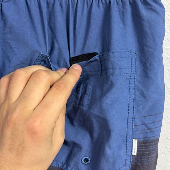 Vuori Mens Blue Black Striped Kore Hybrid Polyester Swim Workout Shorts Small - Picture 6 of 8